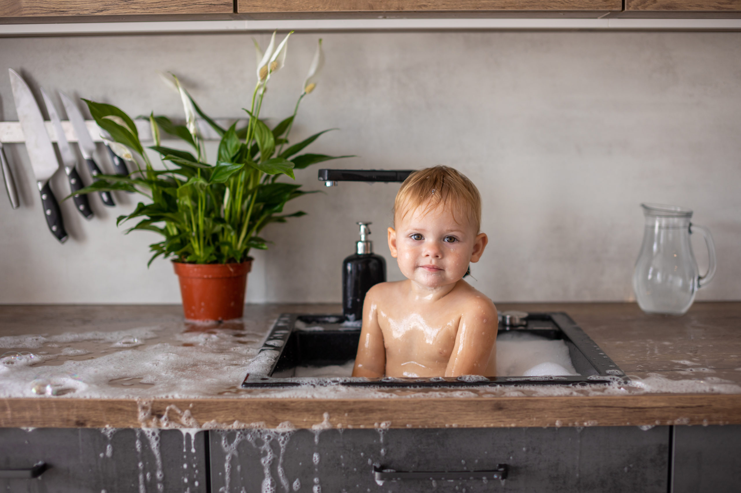 cute,happy,baby,girl,with,playing,with,water,,soap,bubbles cute,happy,baby,girl,with,playing,with,water,,soap,bubbles